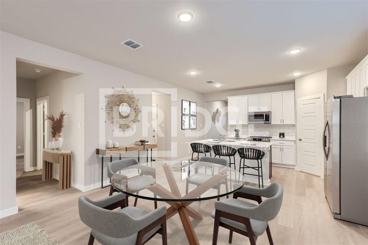 530 Sandy Glen Ln - Photo 4 of 11