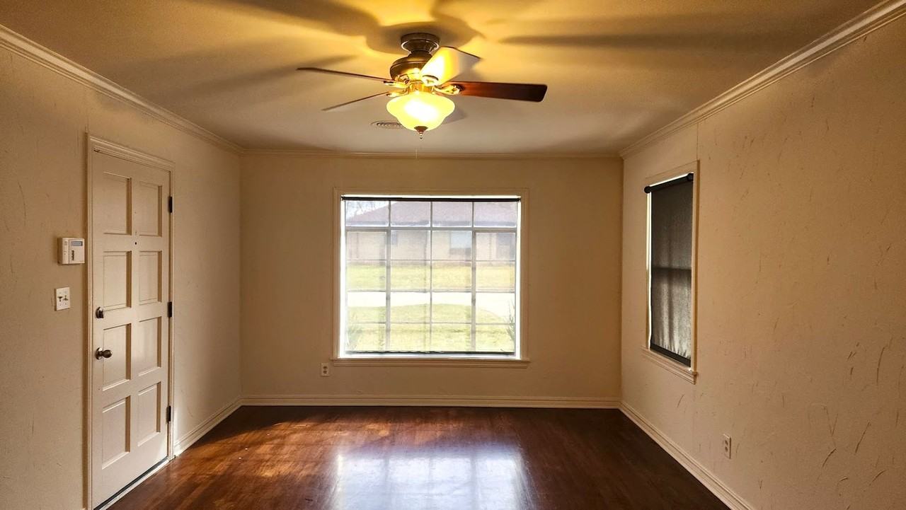 621 Nw 54th St - Photo 6 of 37