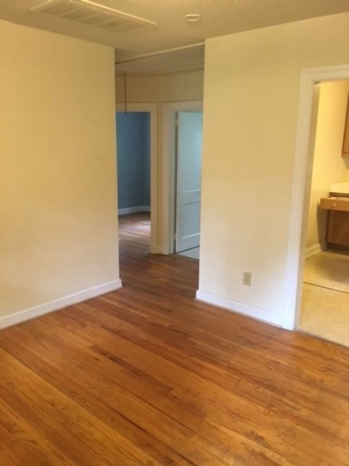 1006 S Columbia St #2 - Photo 2 of 8