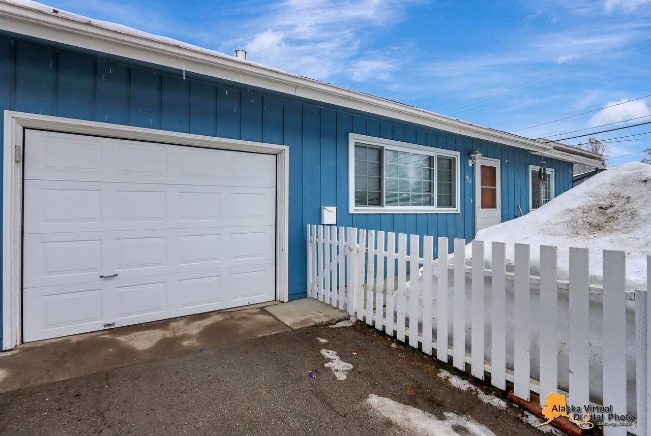 916 Boyd St - Photo 3 of 27