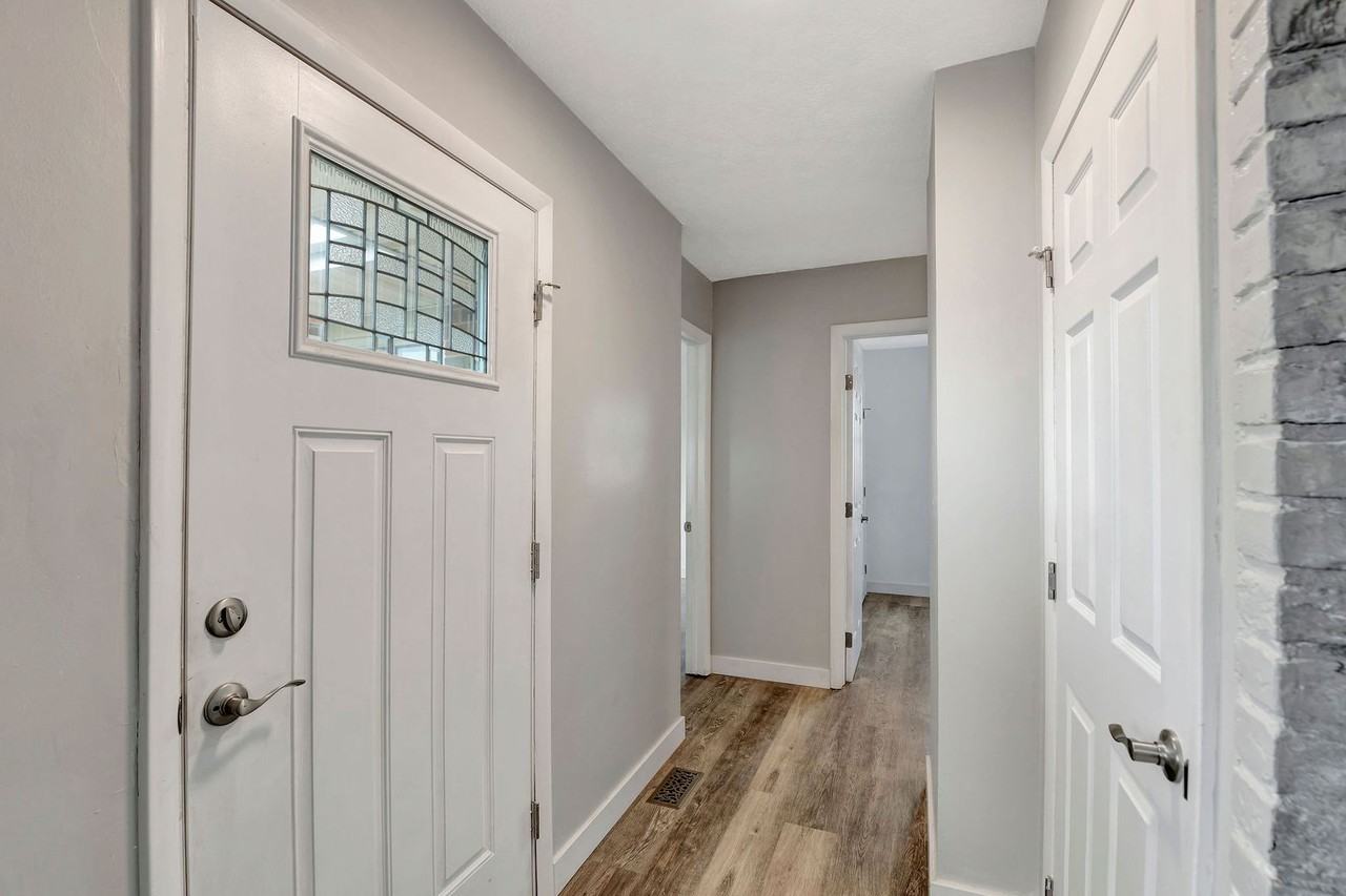 1543 Sioux Dr - Photo 2 of 50