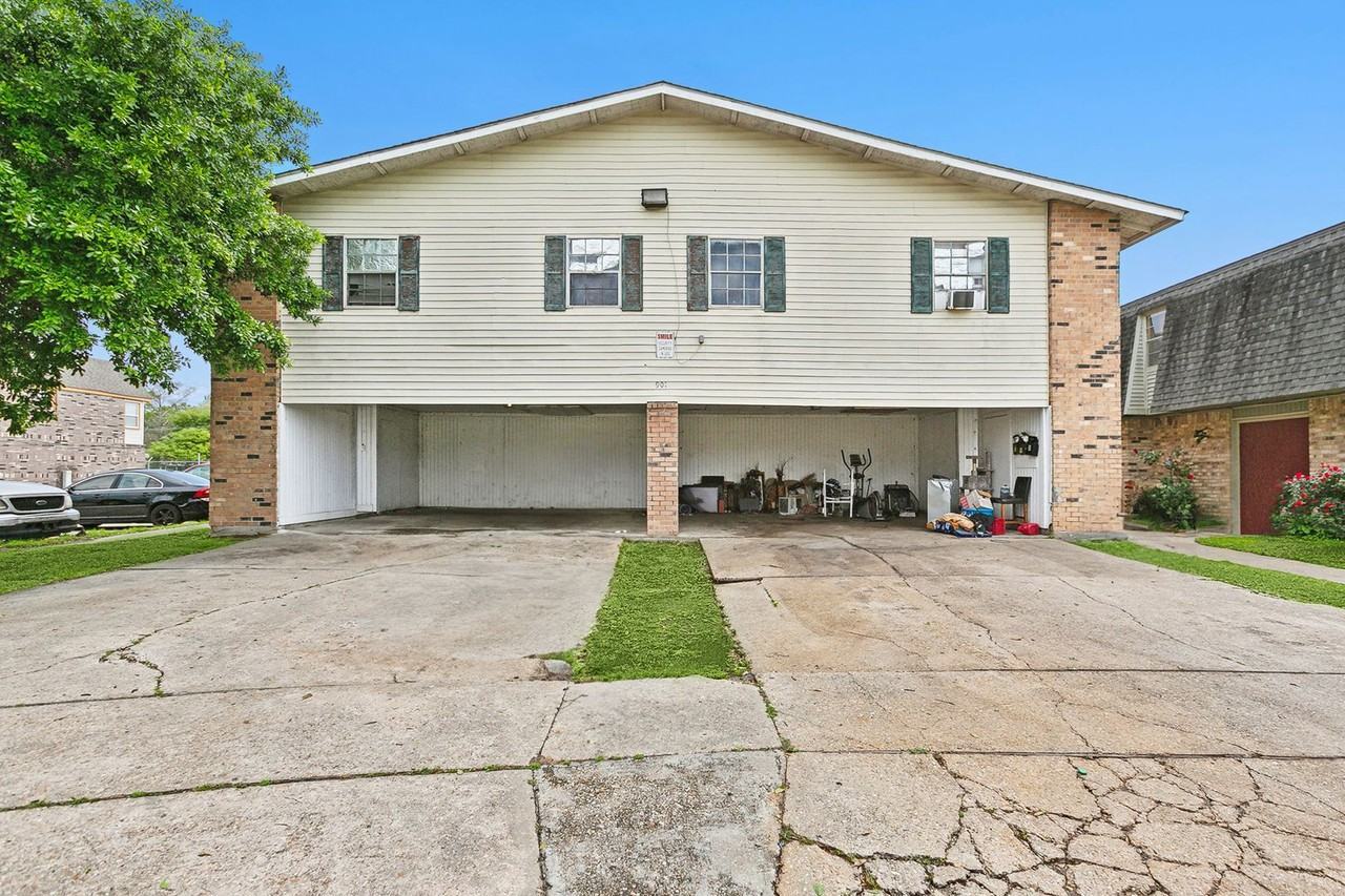 901 East Monterey Court - Photo 2 of 11