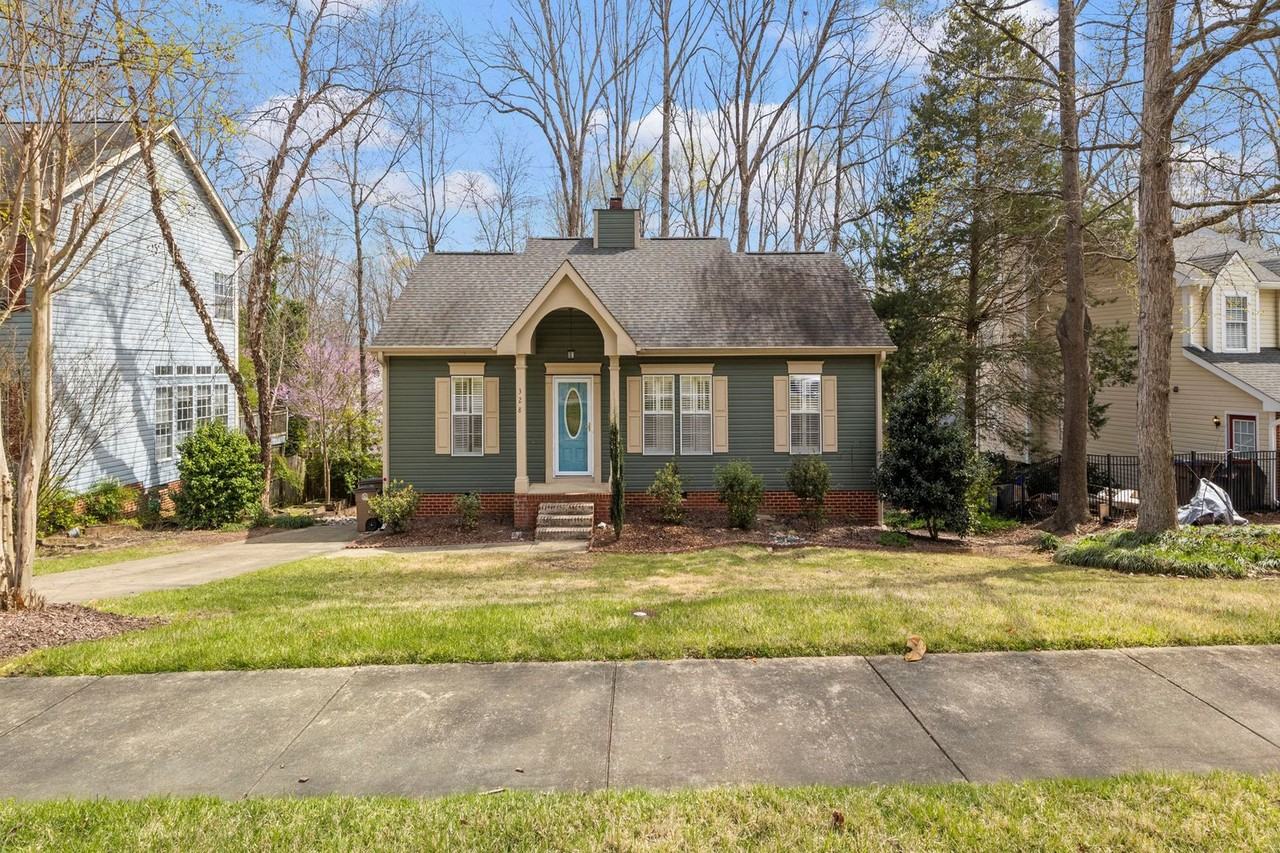 328 Glencoe Dr - Photo 3 of 28