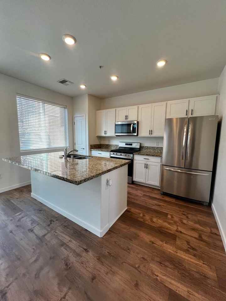 4706 Black Falcon Way - Photo 3 of 21