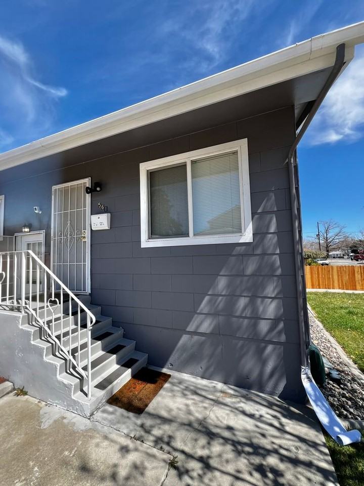 561 Claremont St - Photo 2 of 13