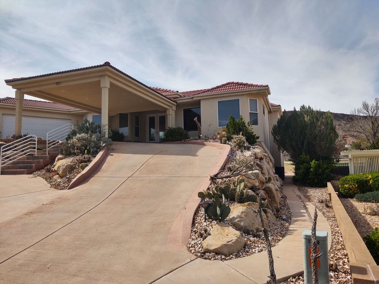 1120 Wesley Powell Dr - Photo 2 of 31