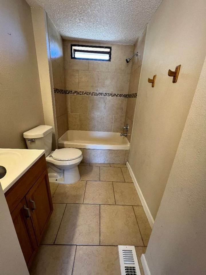 8808 W Cholla Cir - Photo 2 of 14