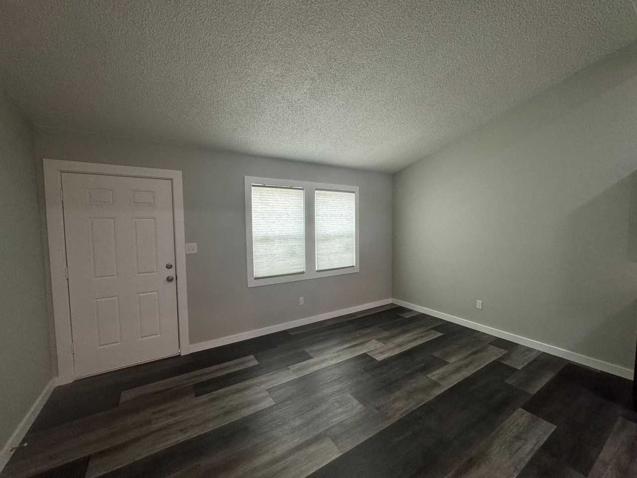 485 N Fairfield Drive - Photo 2 of 14