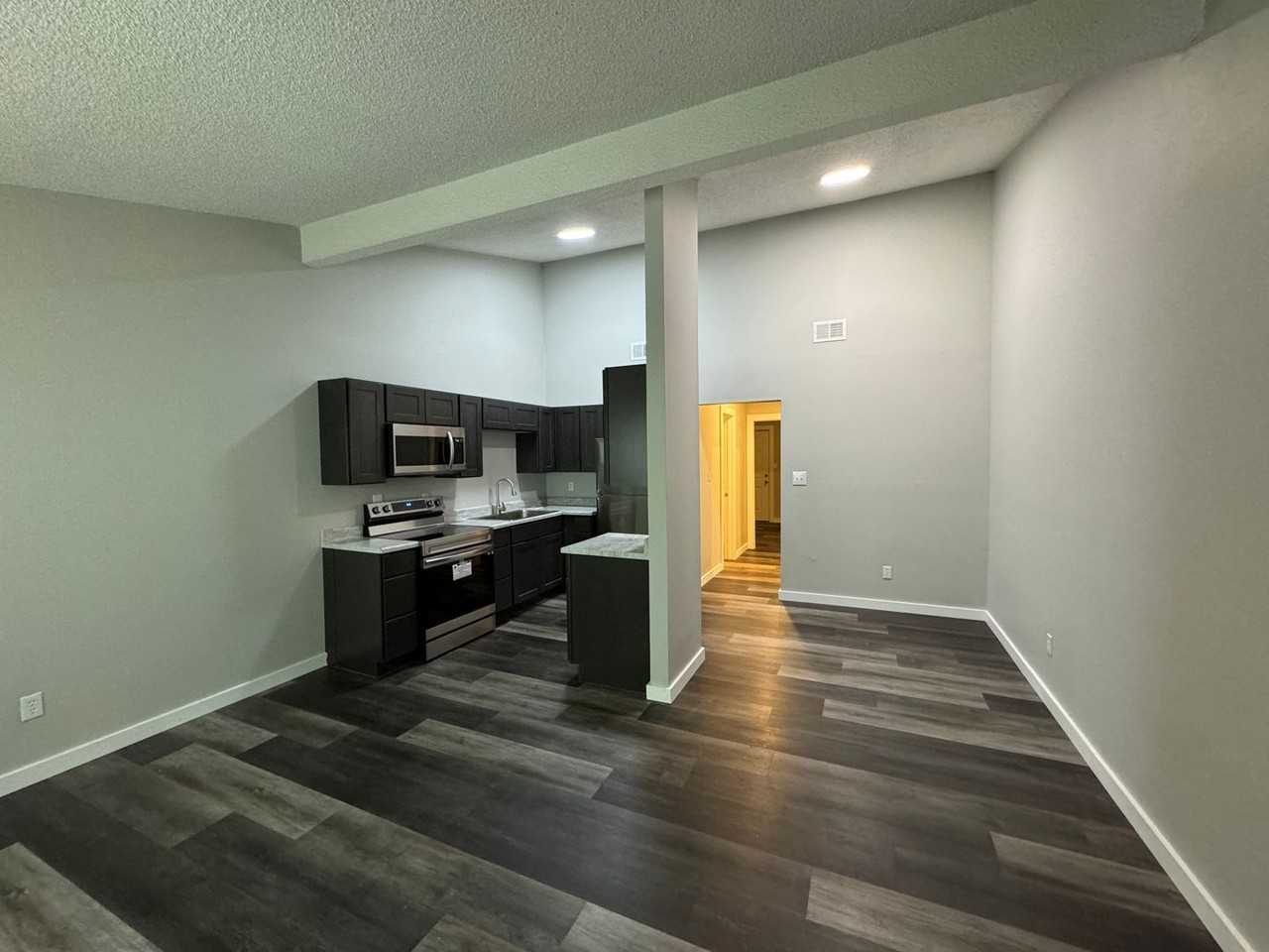 485 N Fairfield Drive - Photo 3 of 14