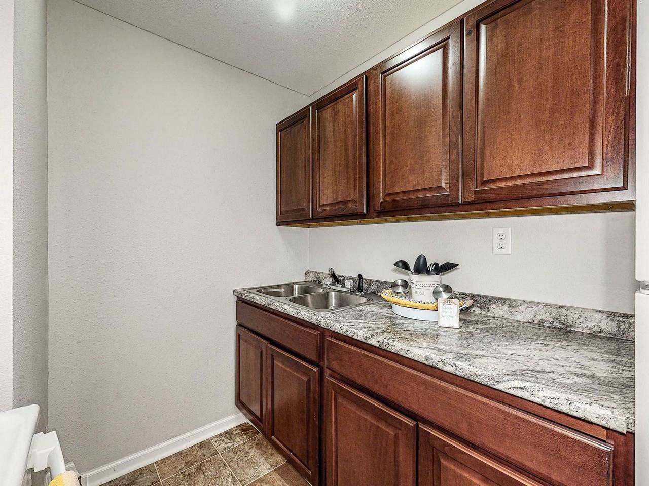 Clarkson - Photo 6 of 30