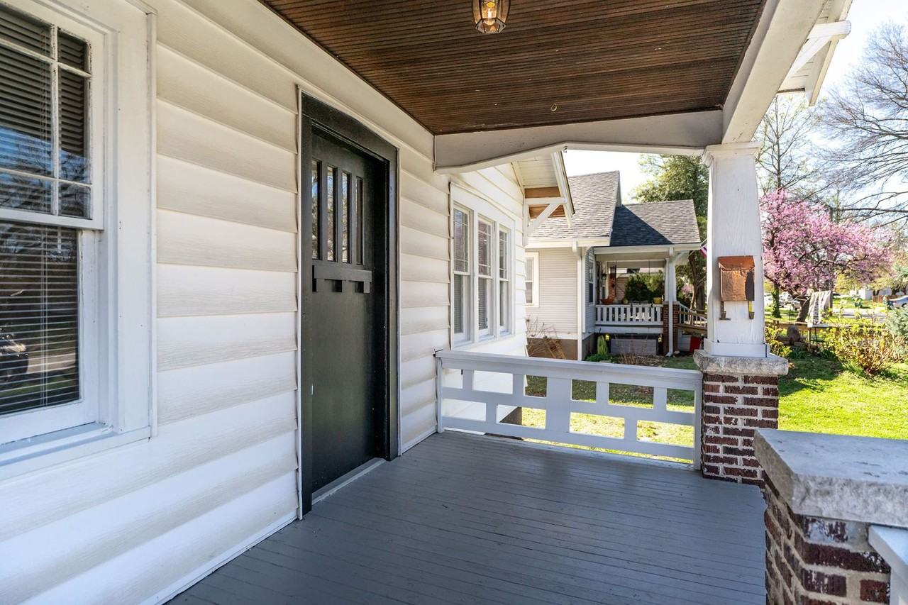 830 E Delmar St - Photo 4 of 29