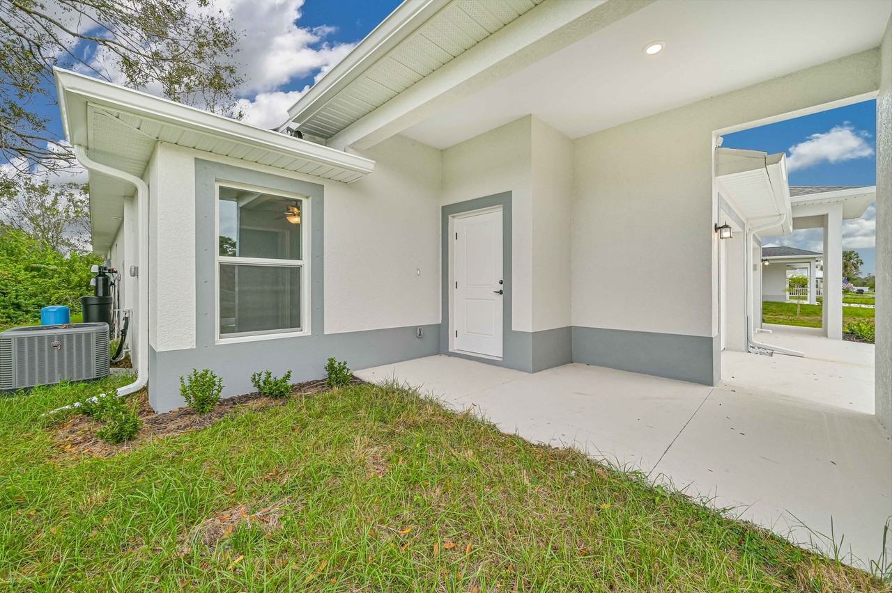 6074 Lacota Ave - Photo 2 of 37