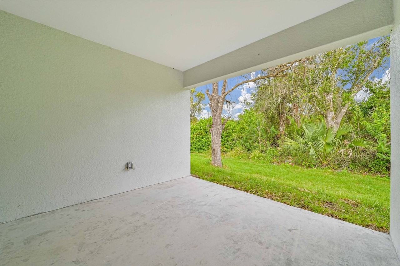 6074 Lacota Ave - Photo 3 of 37