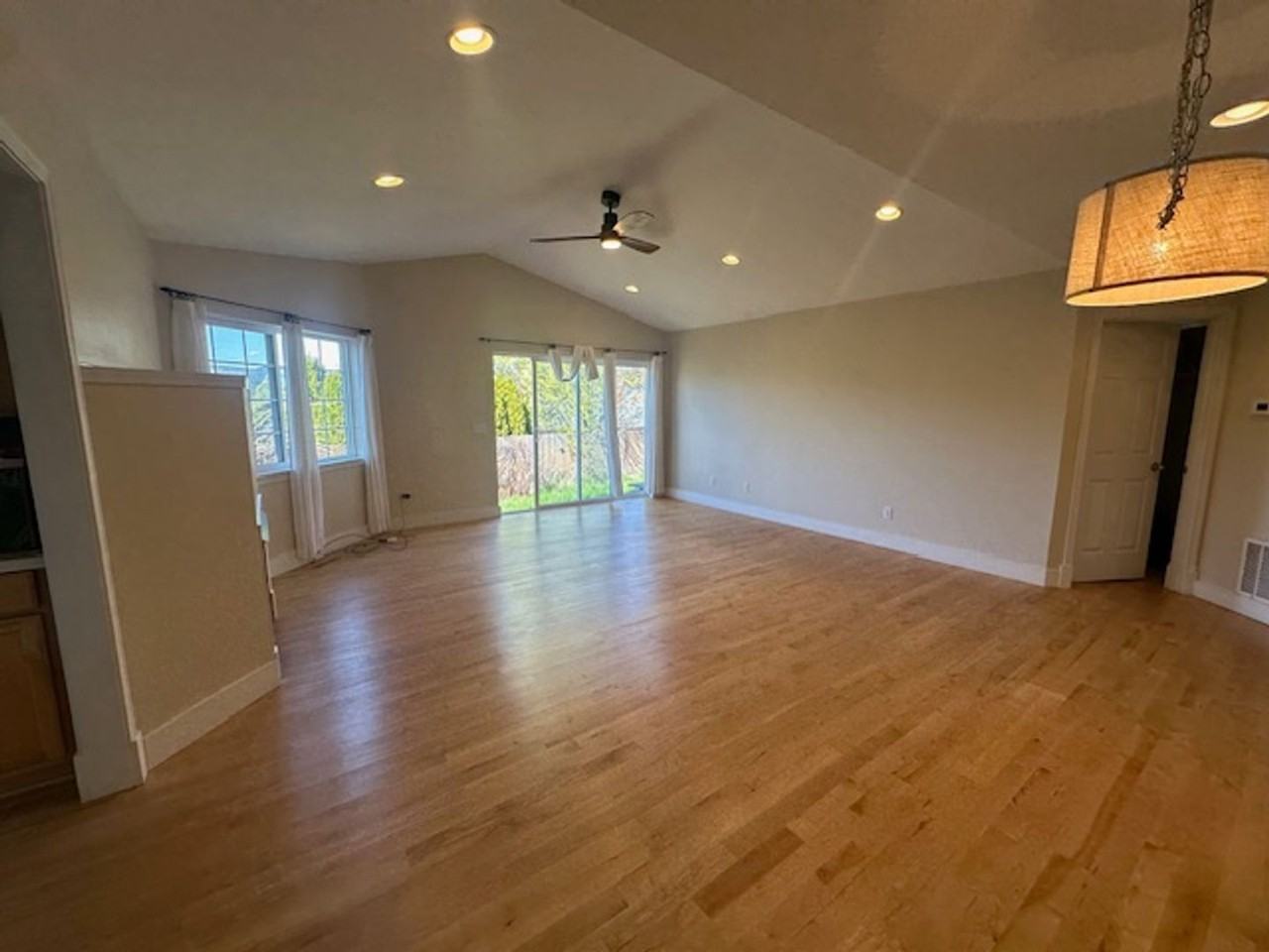 2860 Montello Pl - Photo 2 of 11