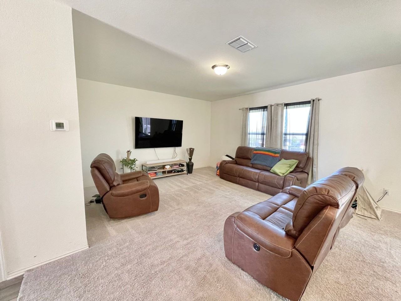 4931 Jovian - Photo 5 of 29