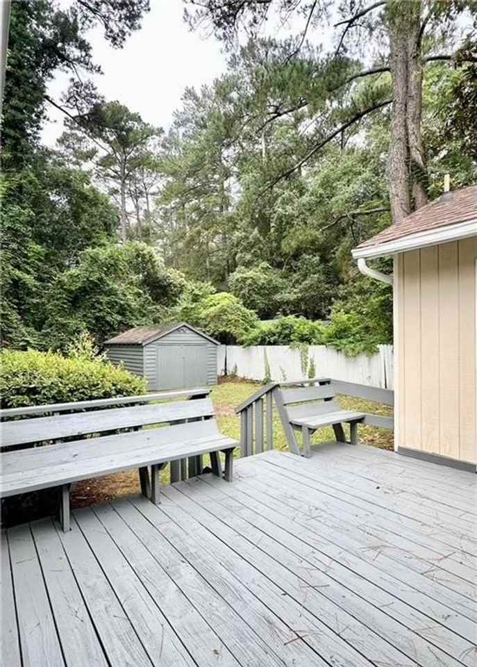 211 Hull Rd - Photo 4 of 22