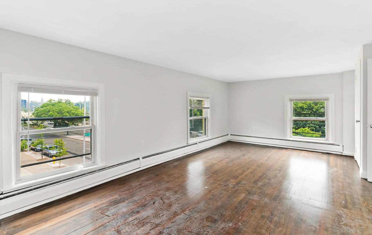 4 Wall Street - Photo 3 of 16