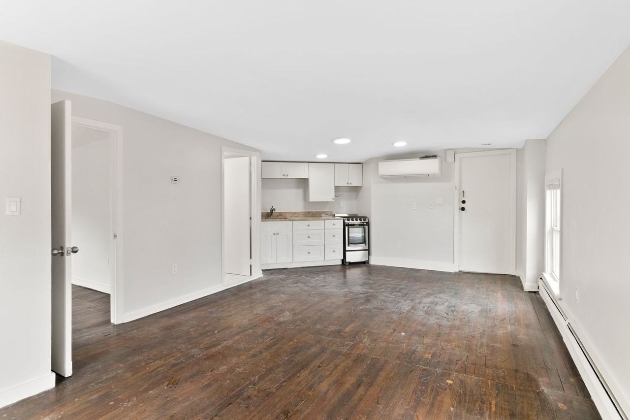 4 Wall Street - Photo 5 of 16