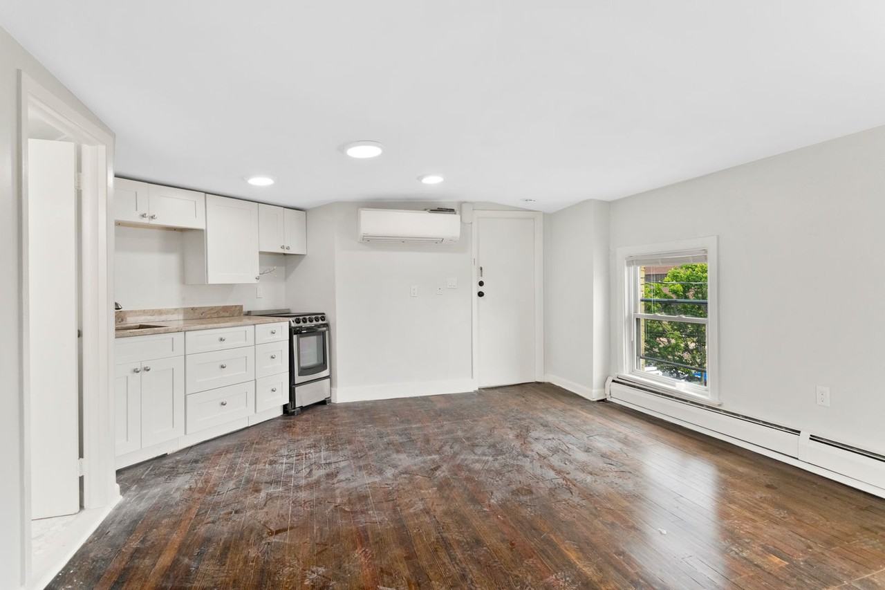 4 Wall Street - Photo 6 of 16