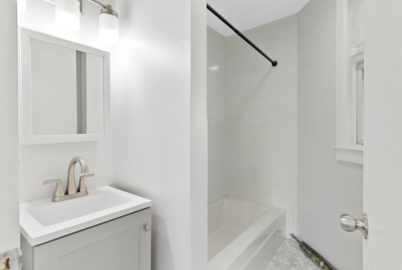 4 Wall Street - Photo 7 of 16