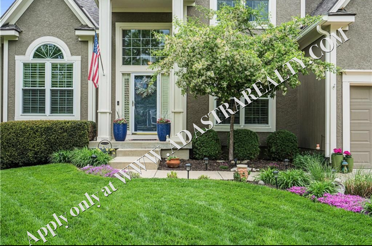 4904 W 157th St - Photo 2 of 34