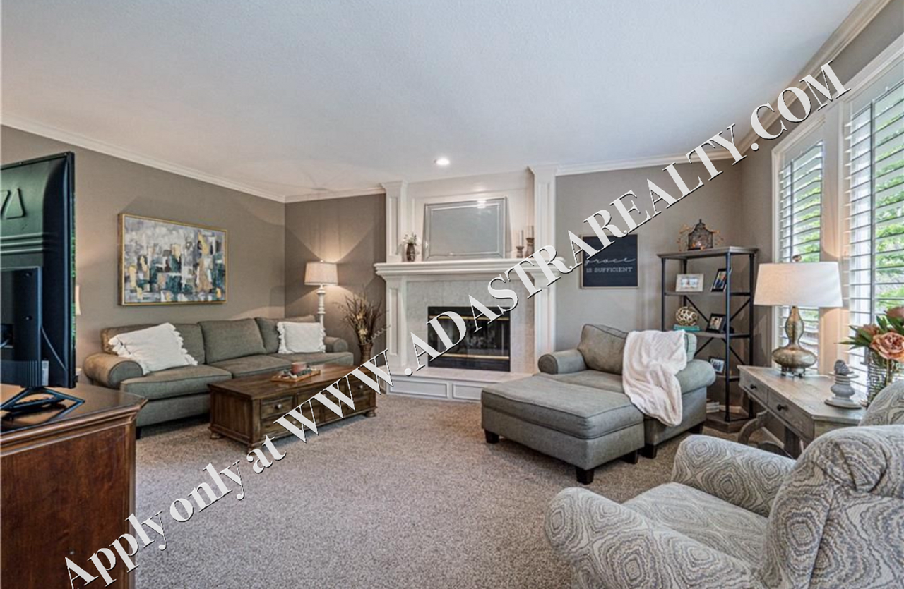 4904 W 157th St - Photo 3 of 34