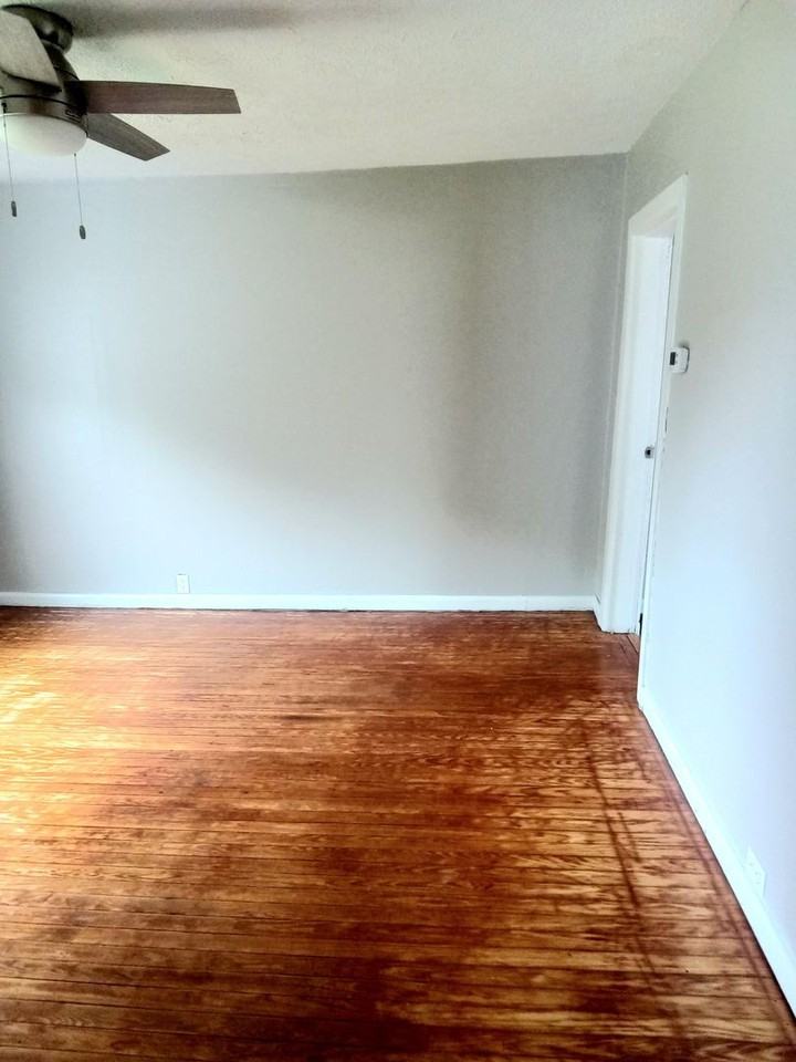 1305 Tilden Ave - Photo 5 of 16