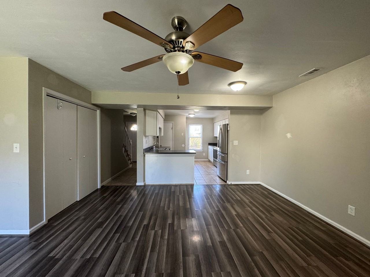 621 Aubrey Dr - Photo 2 of 9