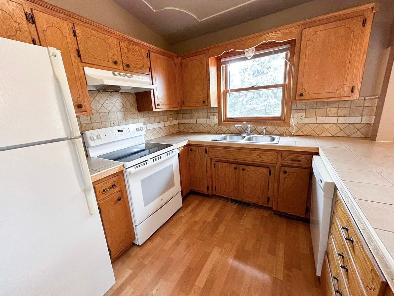 739 41st Ave Nw - Photo 4 of 19