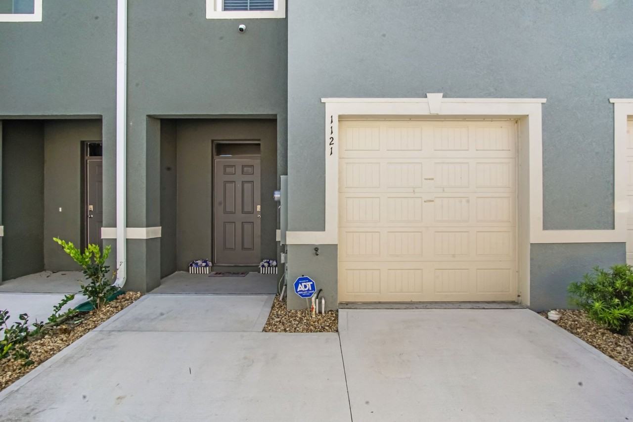 1121 Blue Jay Dr - Photo 2 of 30