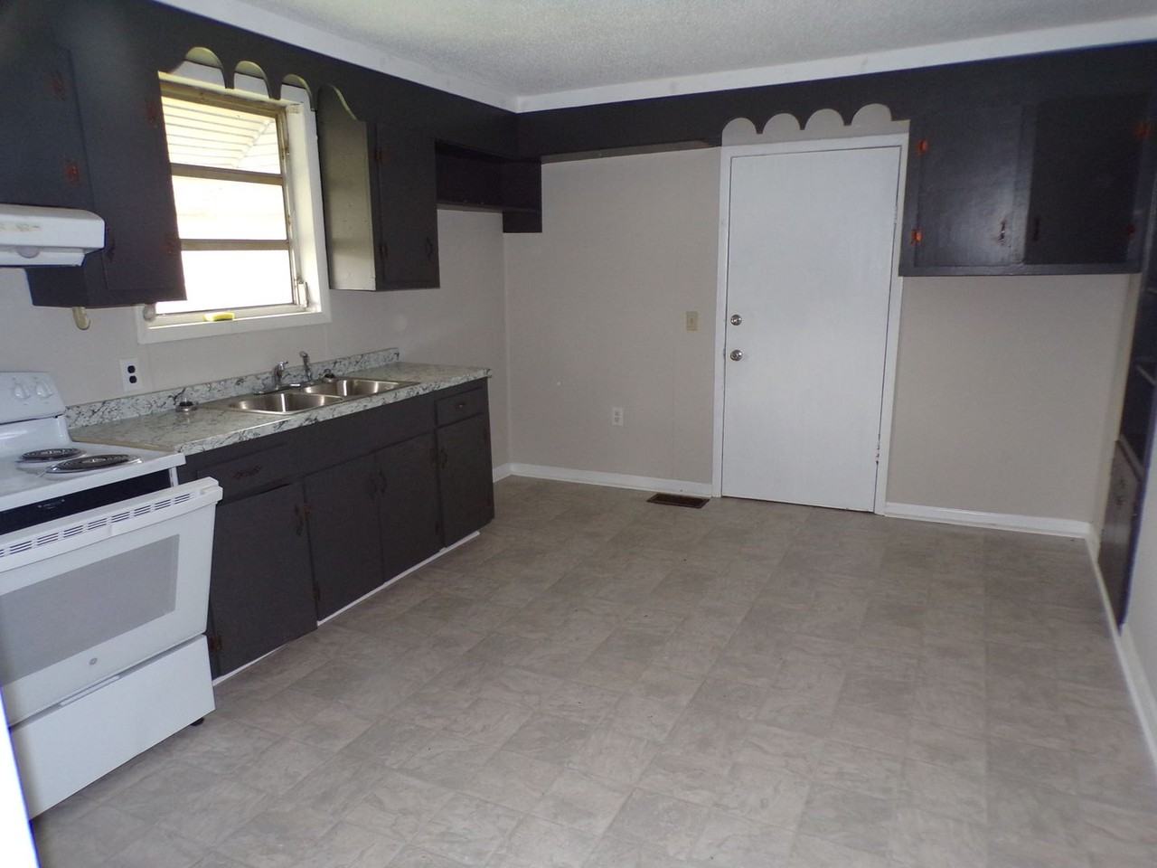 3705 24th Ave - Photo 2 of 5