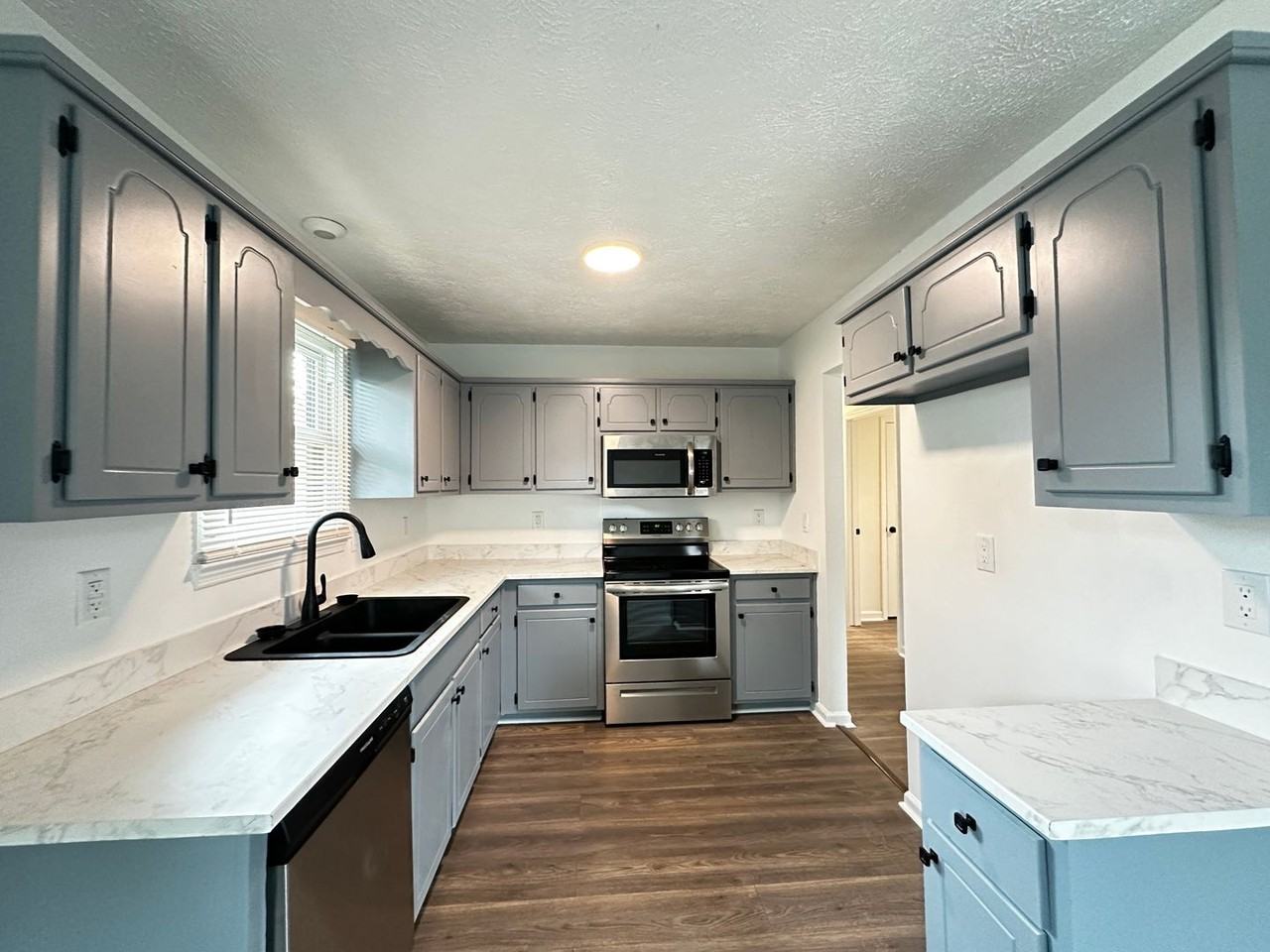 812 Flint Ridge Dr - Photo 3 of 16