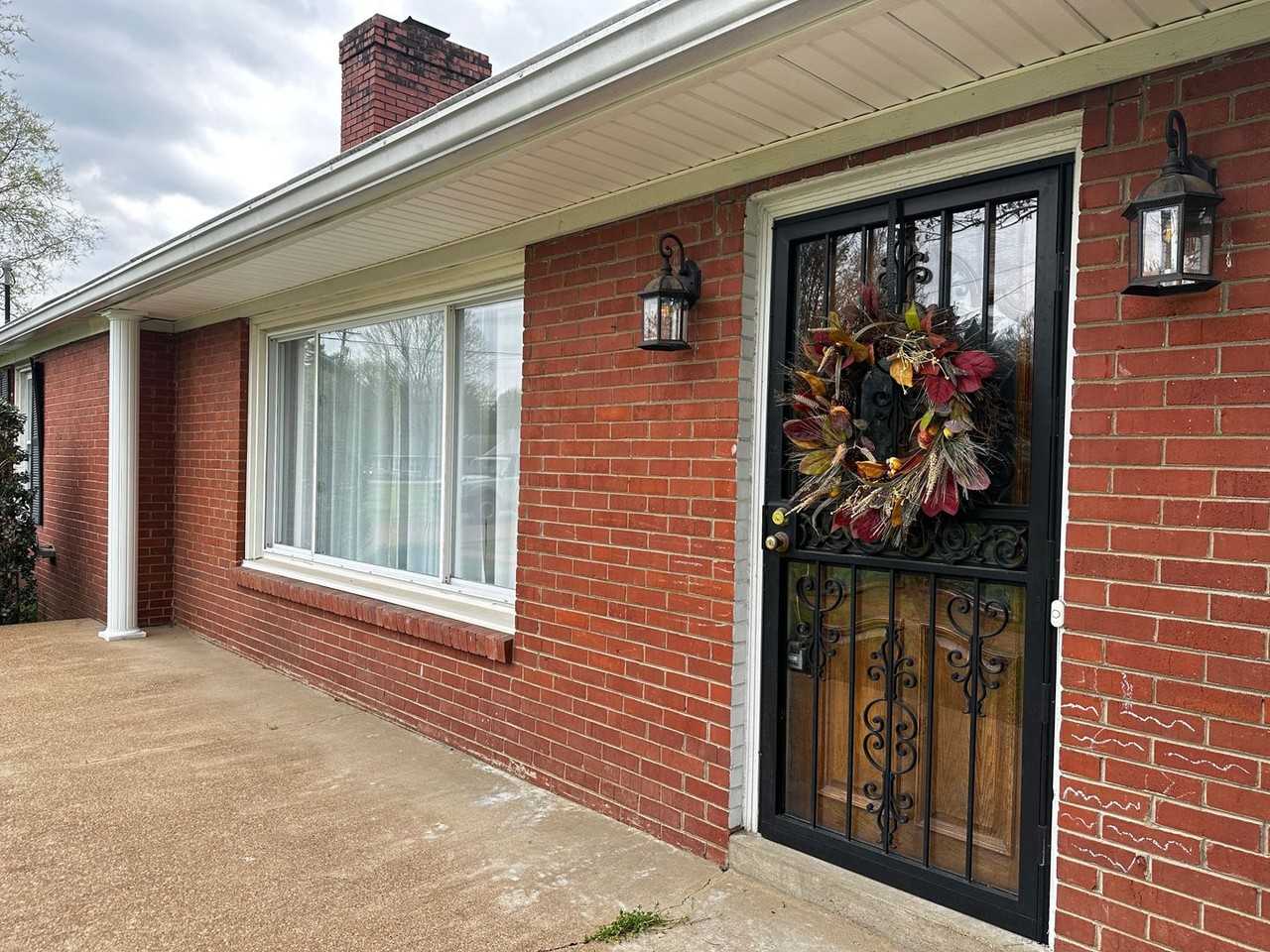 4953 Stillwood Dr - Photo 2 of 16