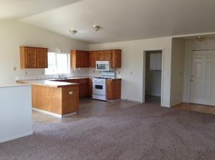 698 Lassen Way - Photo 2 of 8