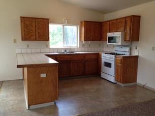 698 Lassen Way - Photo 3 of 8