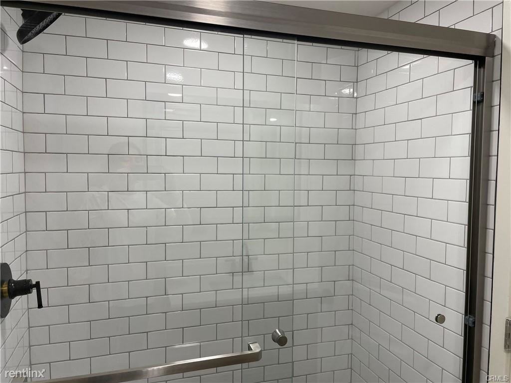 1409 Walling Ave - Photo 2 of 9