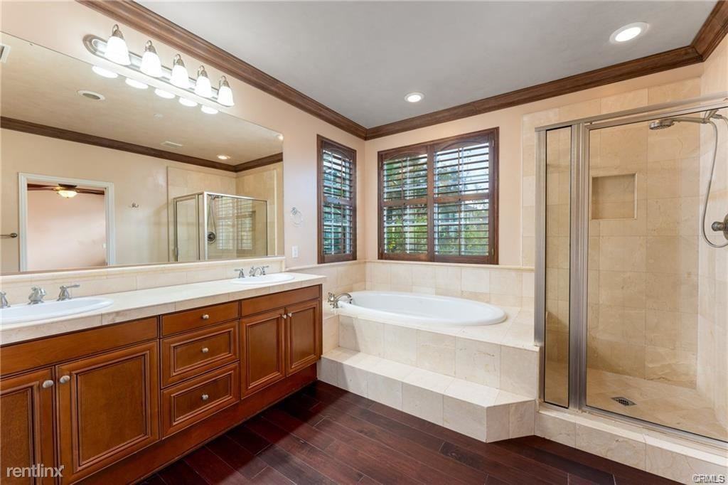 24606 Summerland Cir - Photo 3 of 10