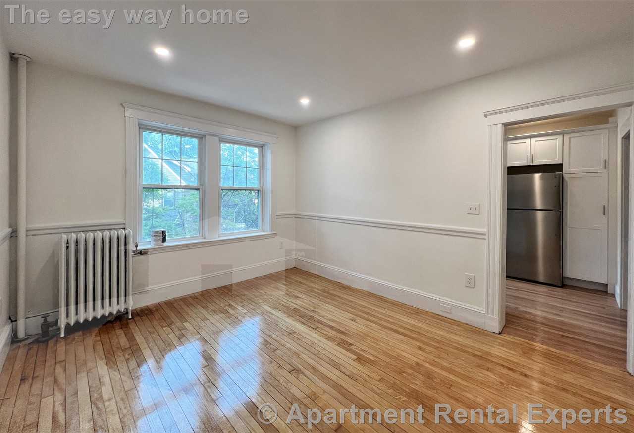 269 Huron Ave #4 - Photo 4 of 23