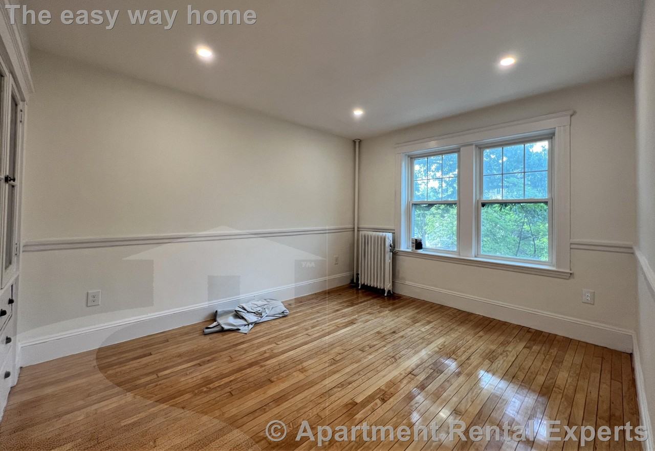 269 Huron Ave #4 - Photo 5 of 23