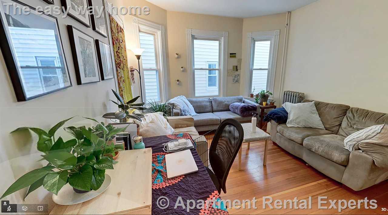 378 Washington St #2 - Photo 4 of 13