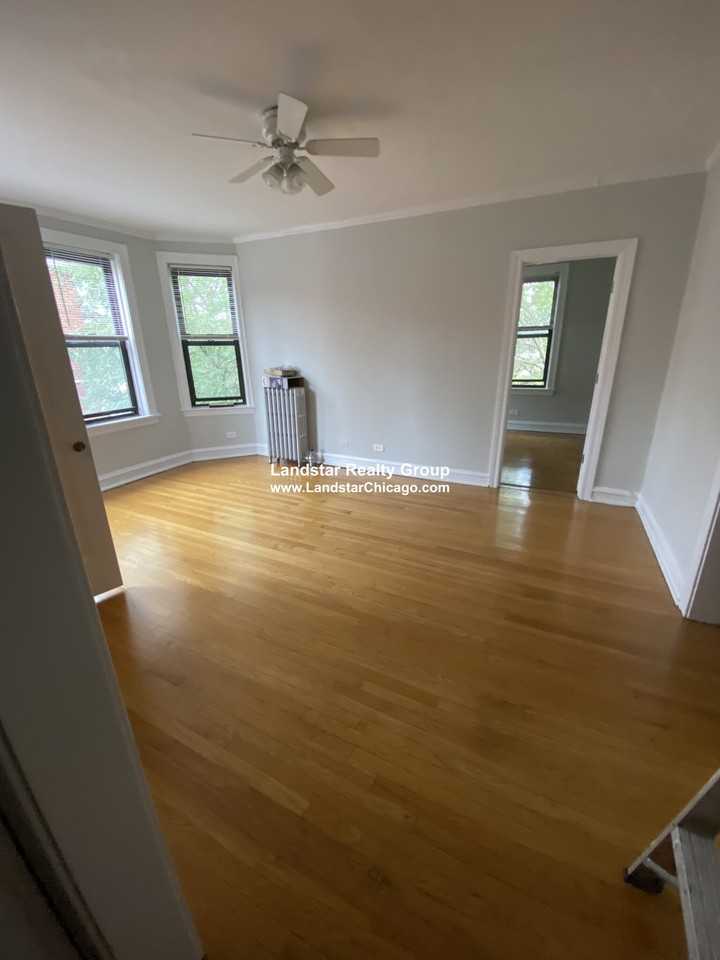 3256 W Belle Plaine Ave #2