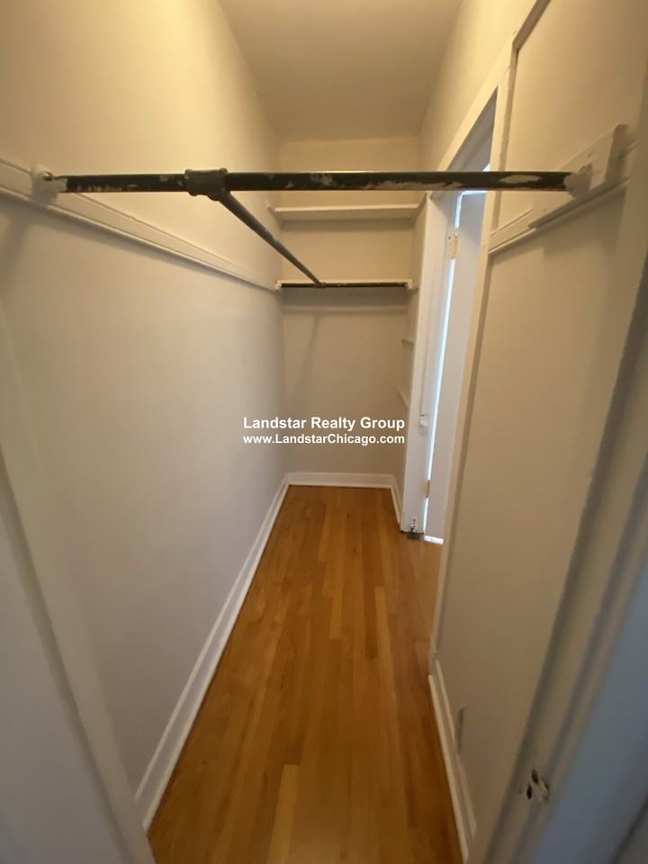 3256 W Belle Plaine Ave #2 - Photo 3 of 24