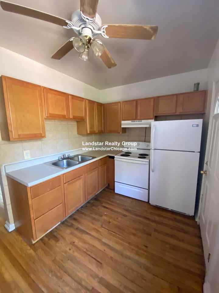 1914 W Lunt Ave #1S - Photo 4 of 15