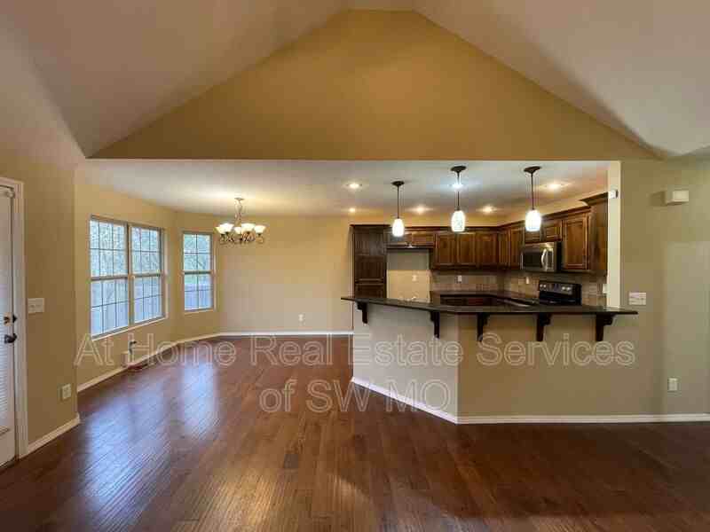 4576 W Greenridge St - Photo 3 of 12