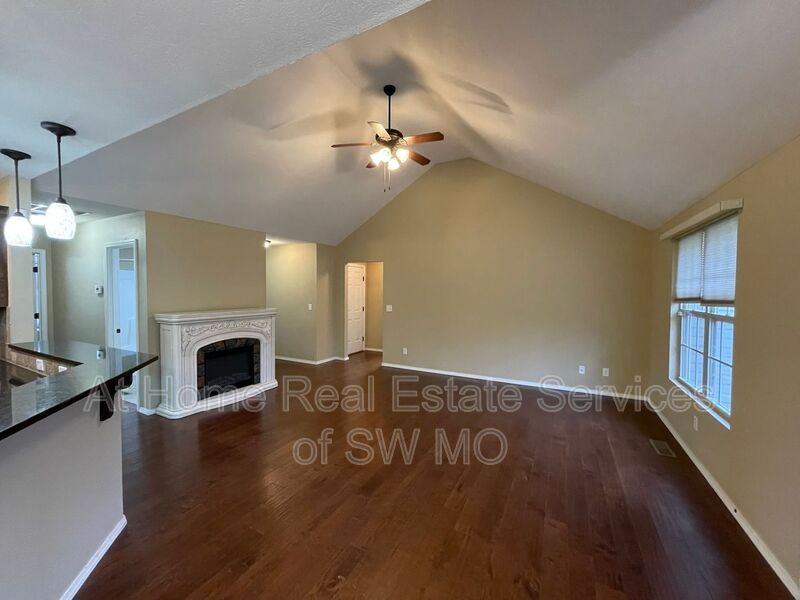 4576 W Greenridge St - Photo 4 of 12