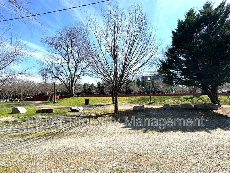 615 Albemarle St #C - Photo 3 of 16