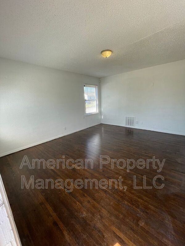 337 W 47th Pl N - Photo 3 of 18
