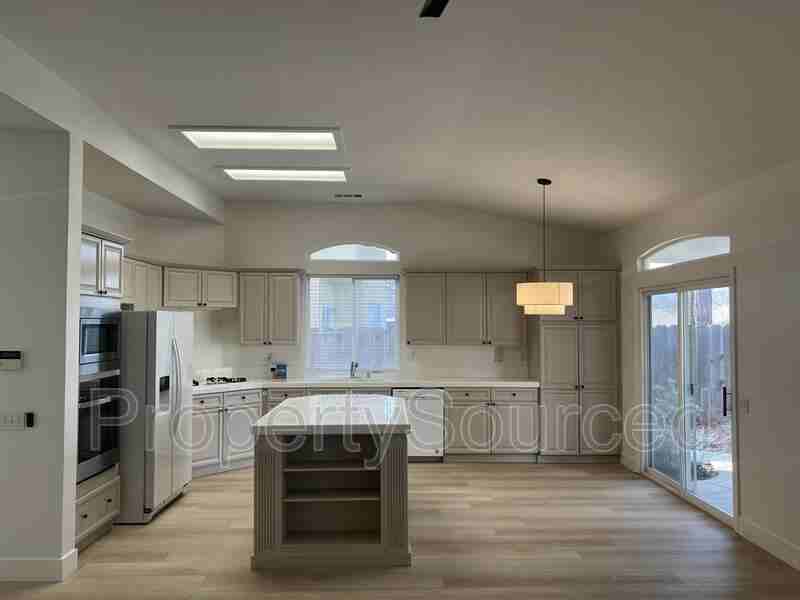 4305 Veranda Way - Photo 3 of 29