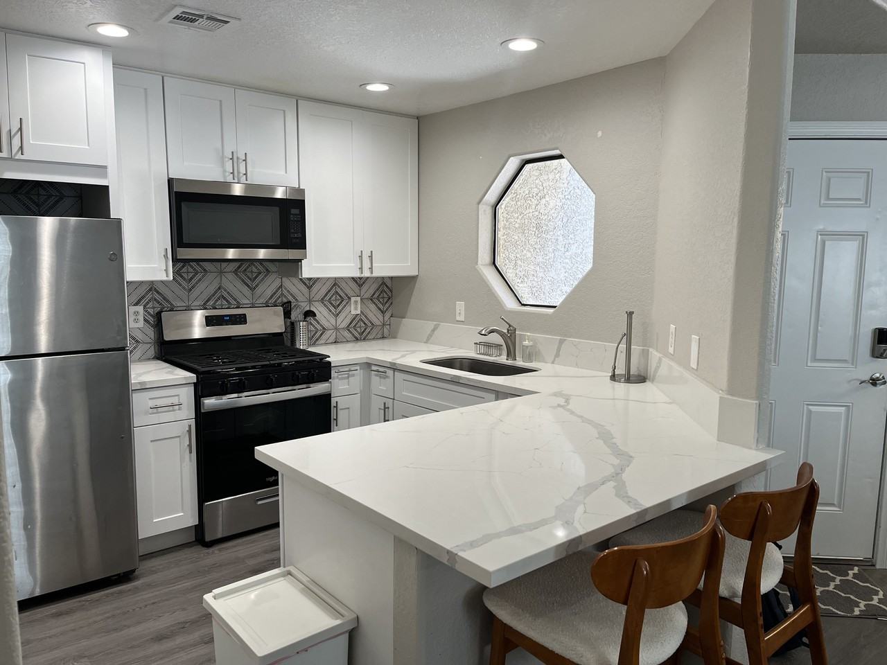 5044 S Rainbow Blvd #201 - Photo 4 of 19