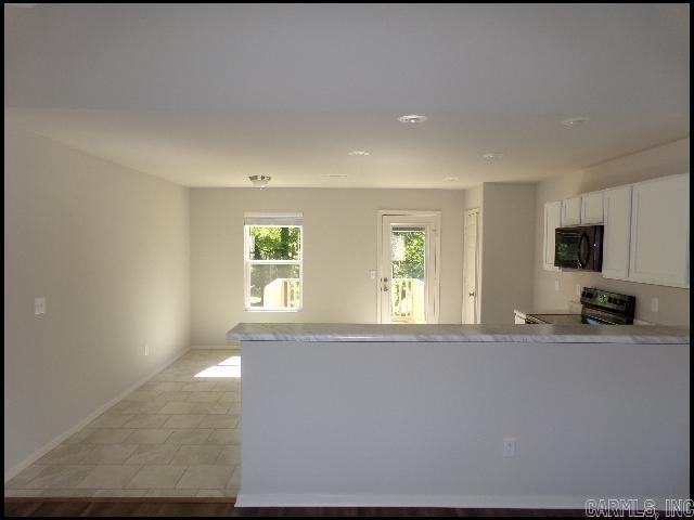 2424 Vivian Dr - Photo 4 of 19